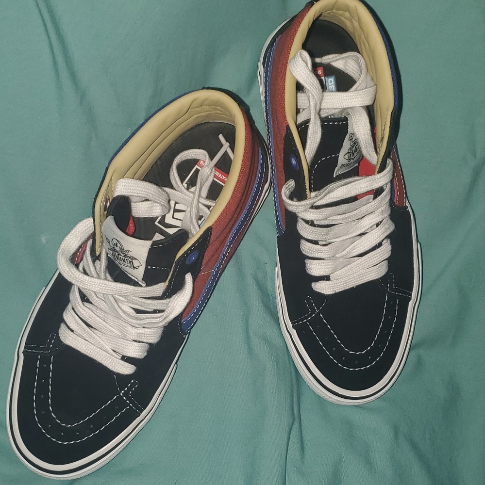 Vans - Picture 5 of 7